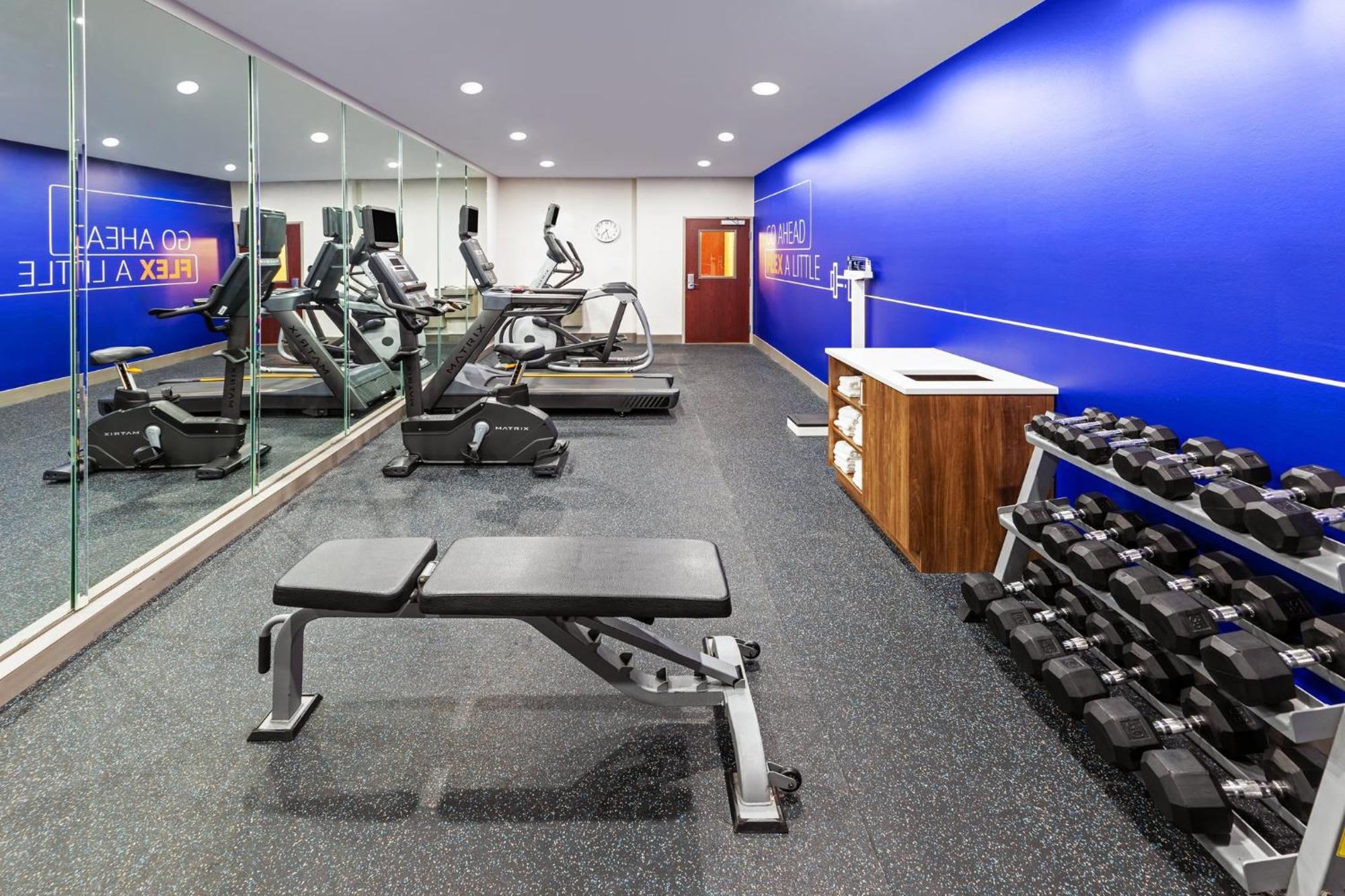 Holiday Inn Express Hotel & Suites Henderson - Traffic Star By Ihg Exteriör bild
